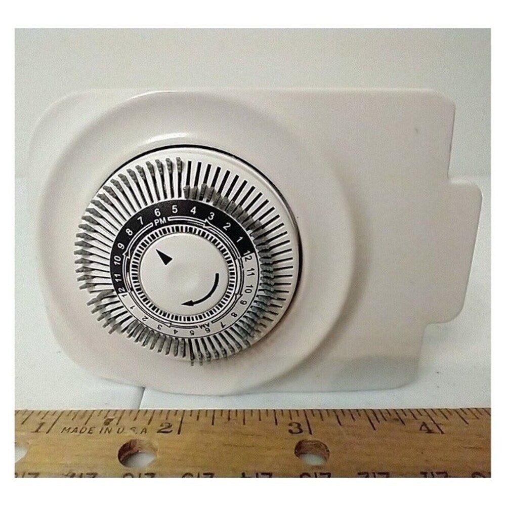 Intertek 24 Hour Analog Lamp Timer - Picture 2 of 6